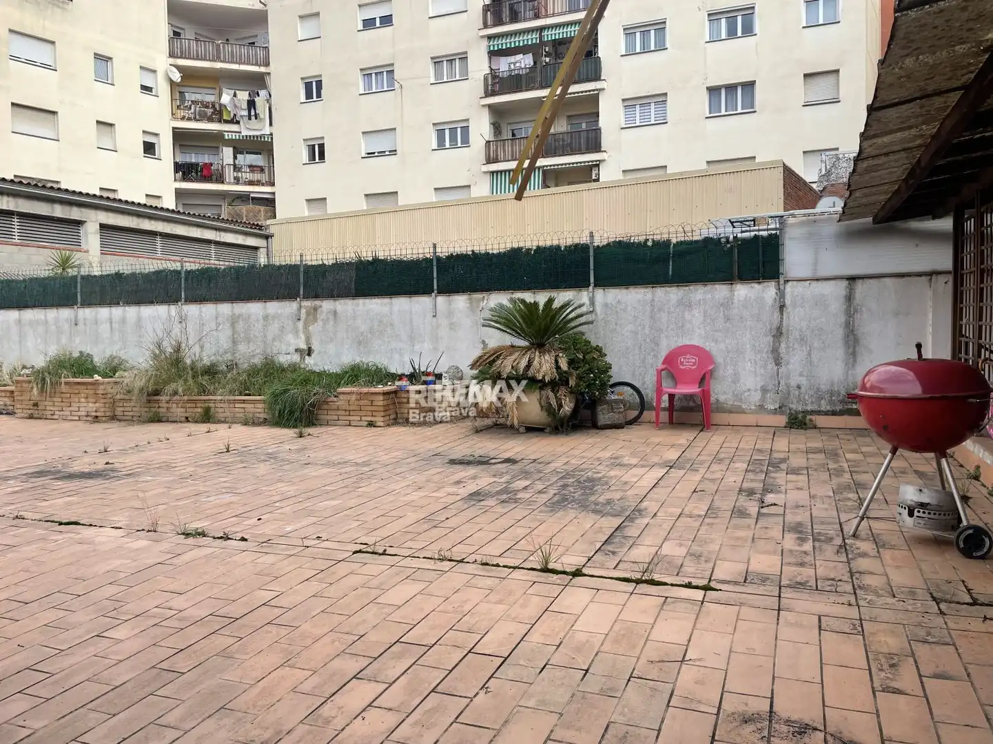 Aparcament de Planta baixa en venda en Girona amb Calefacció i Terrassa