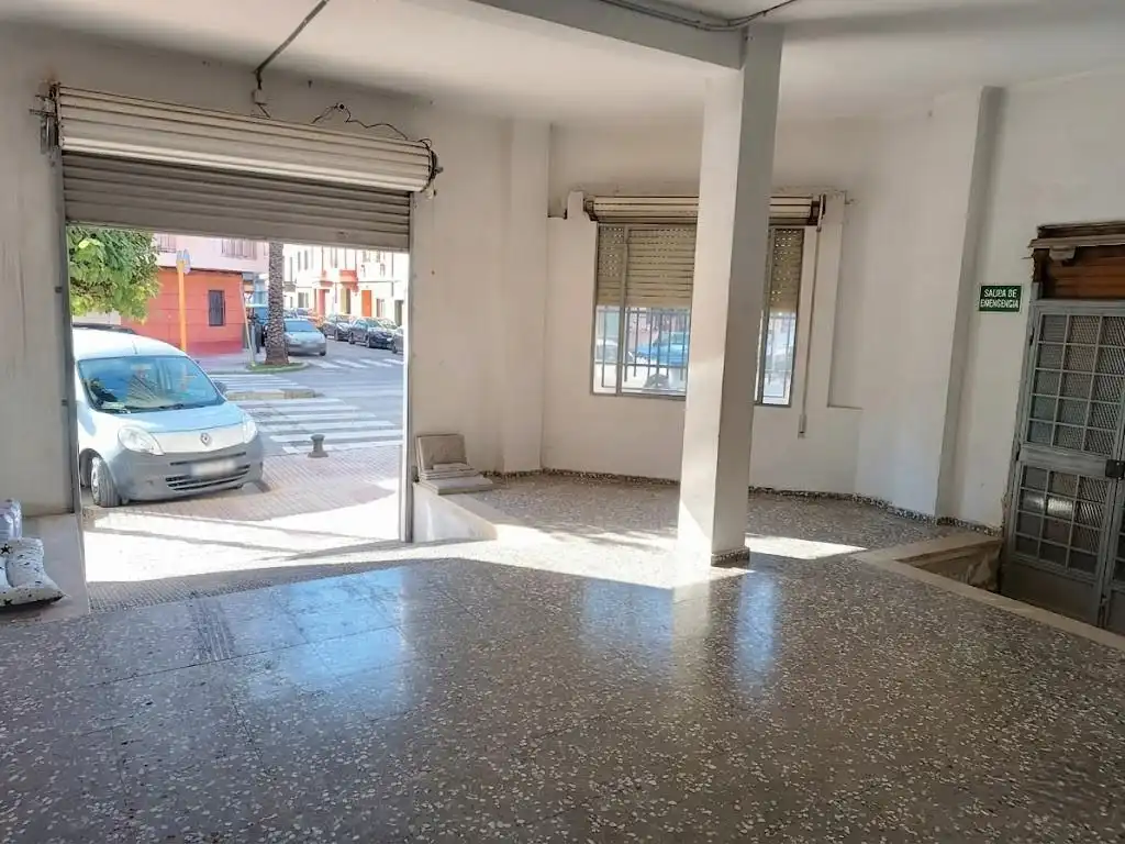 Gewerbefläche zum Verkauf in Calle de Cándido Hernández