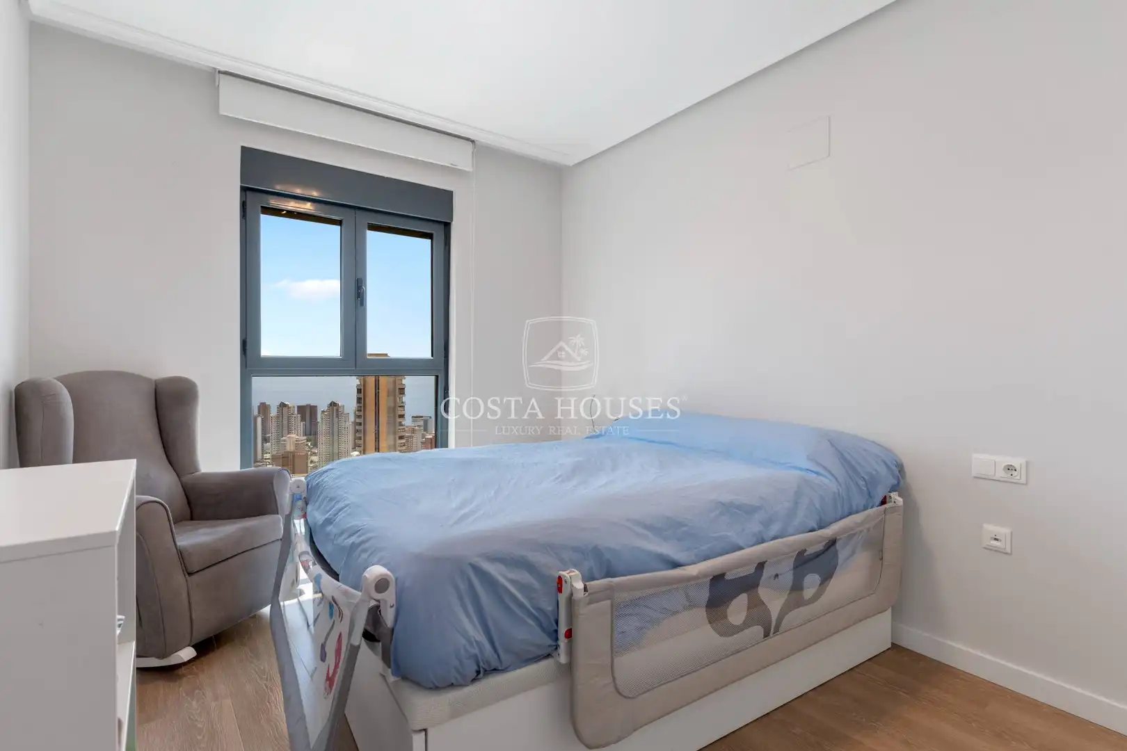 Bedroom of Attic for sale in Benidorm  with Air Conditioner, Private garden and Terrace