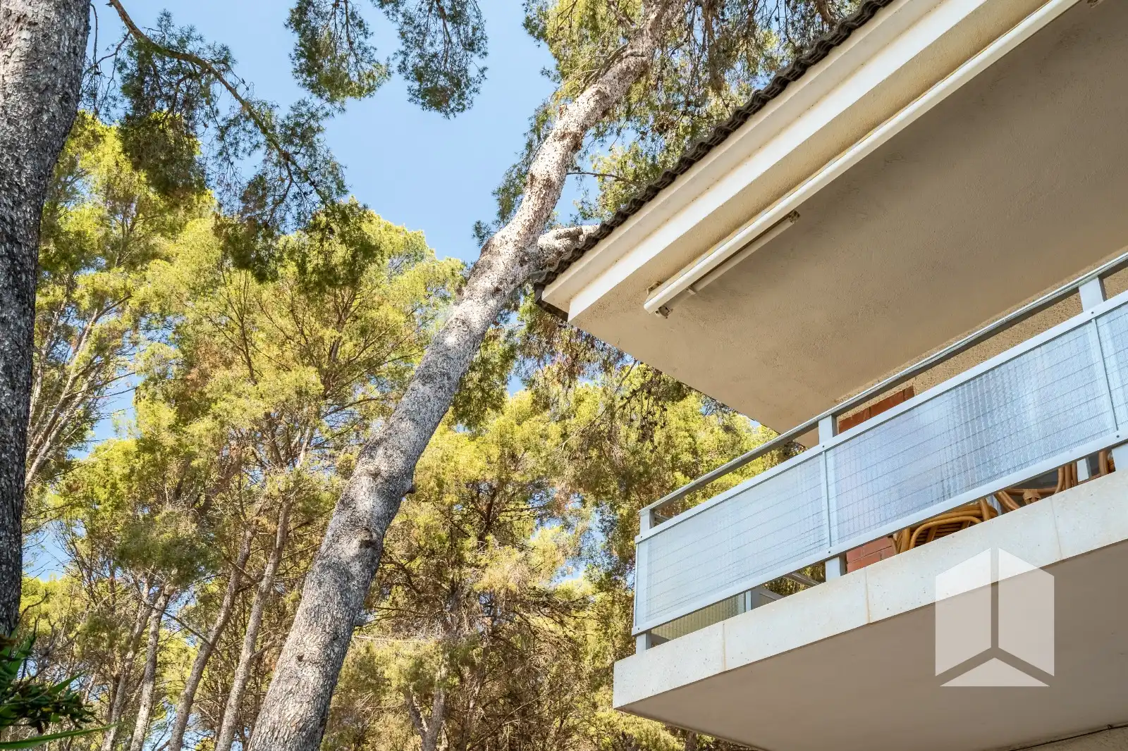 Vista exterior de Casa o xalet en venda en Castelldefels amb Terrassa, Piscina i Balcó