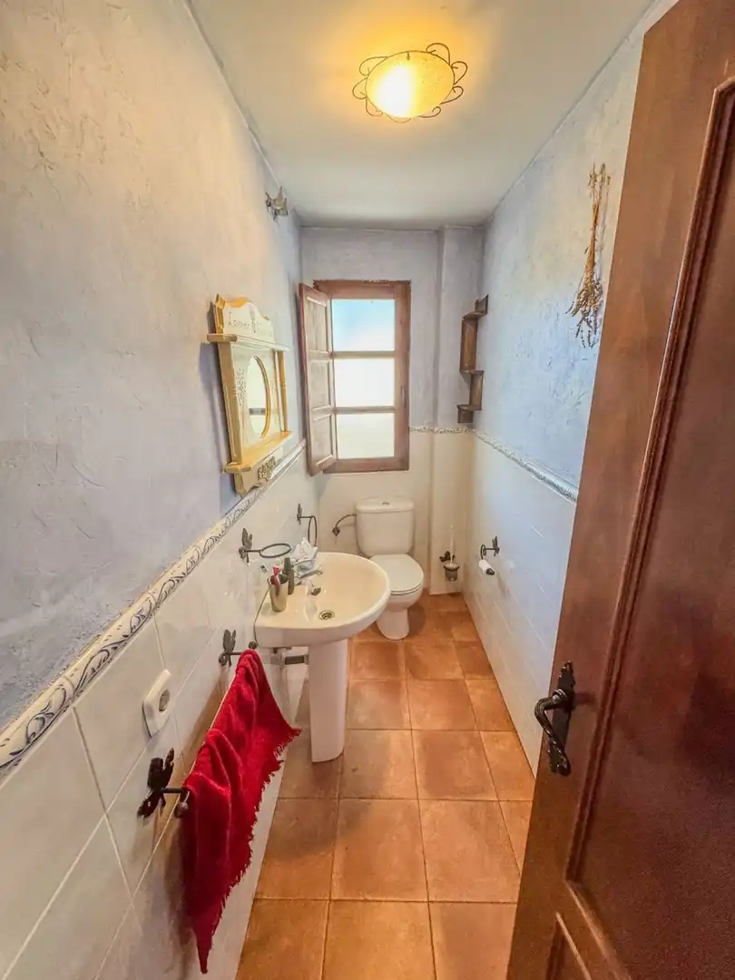 Baño de Casa adosada en venta en Olmeda de las Fuentes con Calefacción y Trastero