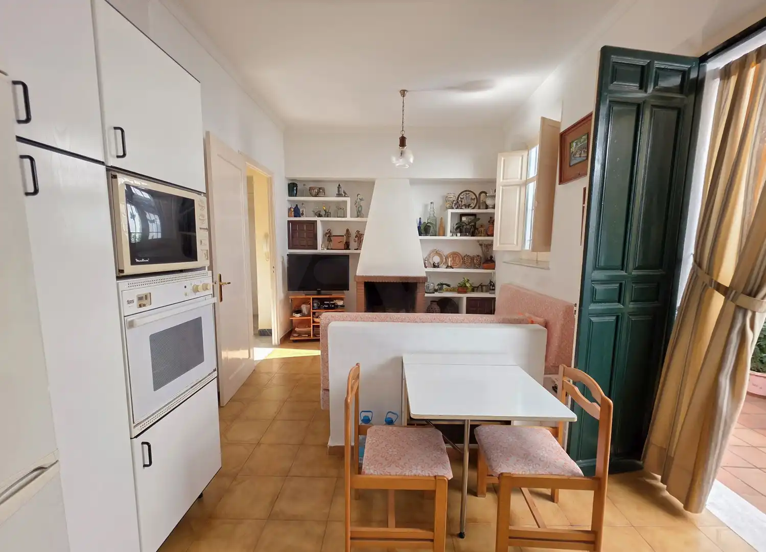 Cuina de Casa o xalet en venda en Málaga amb Aire condicionat, Calefacció i Terrassa