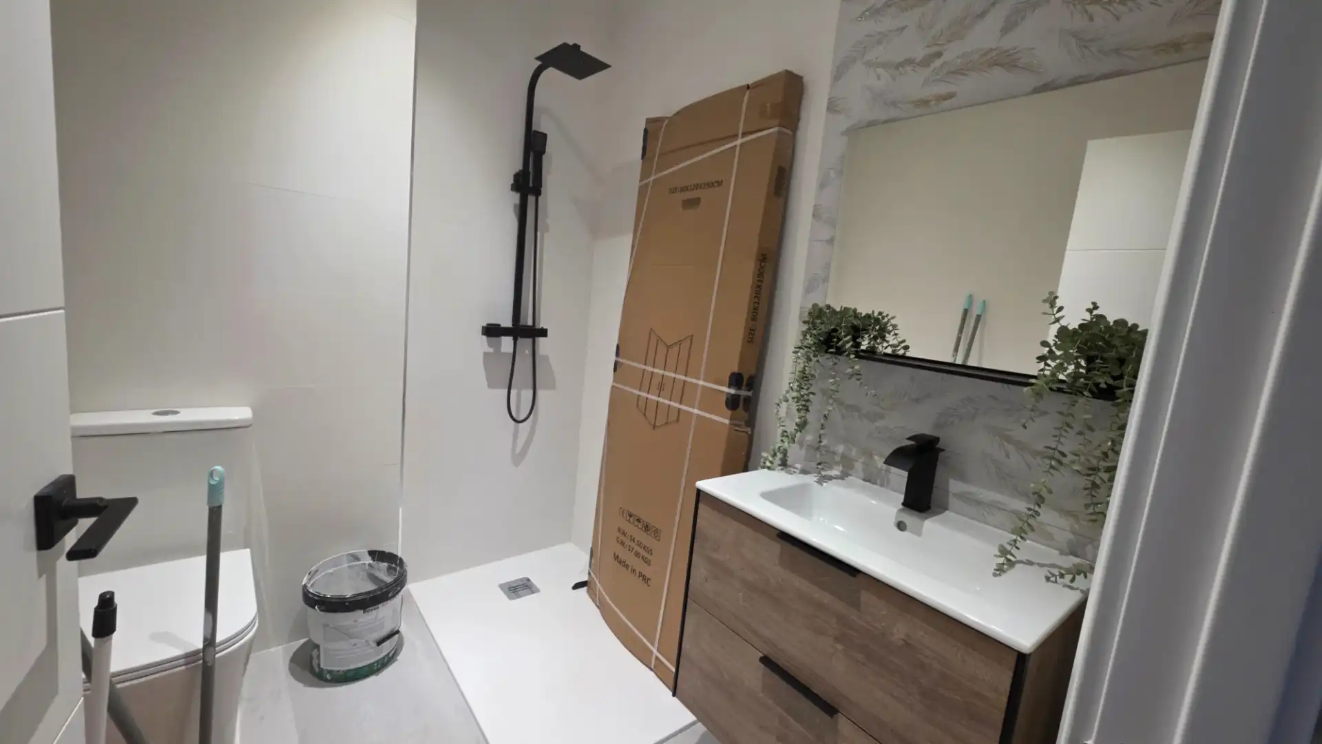 Baño de Piso en venta en Ubrique con Terraza y Amueblado