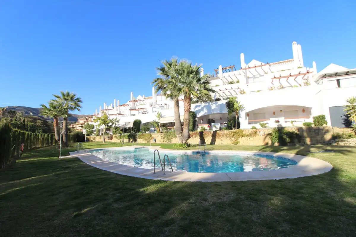 Apartamento con piscina en venta en Nueva Andalucía