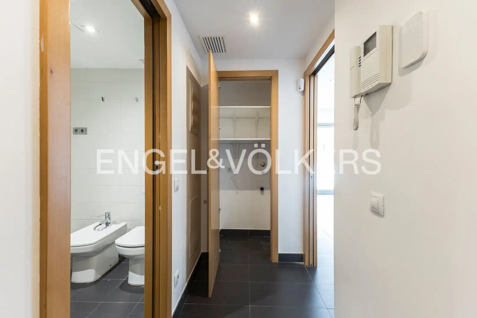 Flat for sale in Barcelona  with Air Conditioner, Heating and Swimming Pool