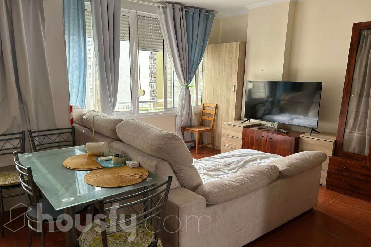 Sala de estar de Piso de alquiler en Torremolinos con Aire acondicionado, Calefacción y Amueblado