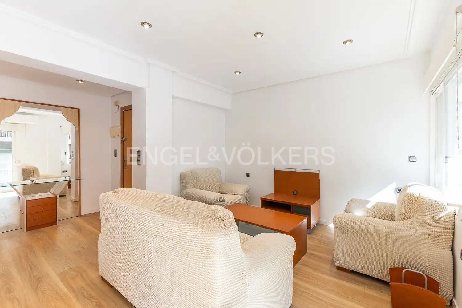 Sala d'estar de Pis de lloguer en Valencia amb Aire condicionat, Calefacció i Parquet