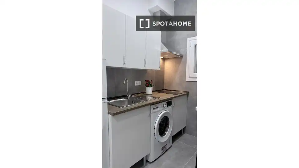 Exterior view of Flat for rent in Madrid  with Air Conditioner, Heating and Furnished
