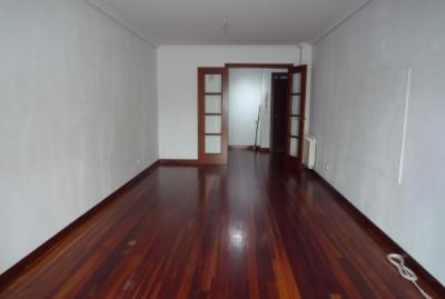 Photo 3 of Flat for sale in Calle Francisco Tomás y Valiente, 3, Peñacastillo - Nueva Montaña, Cantabria