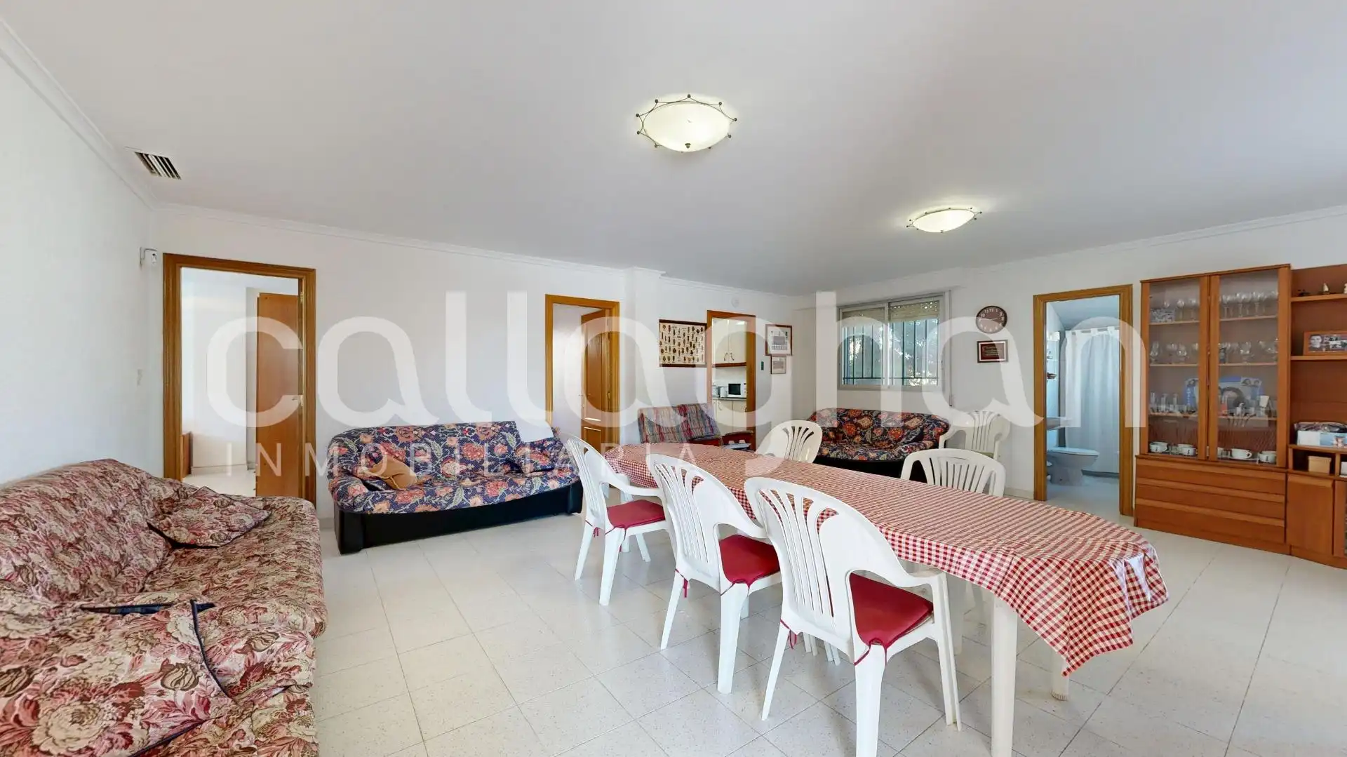 Sala d'estar de Casa o xalet en venda en Chiva amb Aire condicionat, Jardí privat i Terrassa