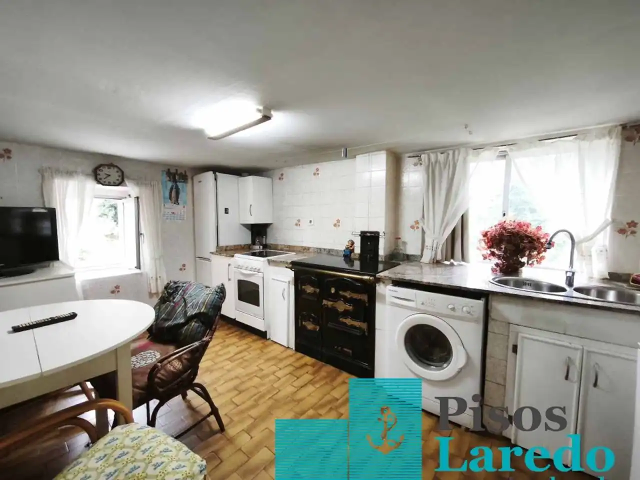 Kitchen of Detached homes for sale in Rasines  with Heating, Private garden and Parquet flooring
