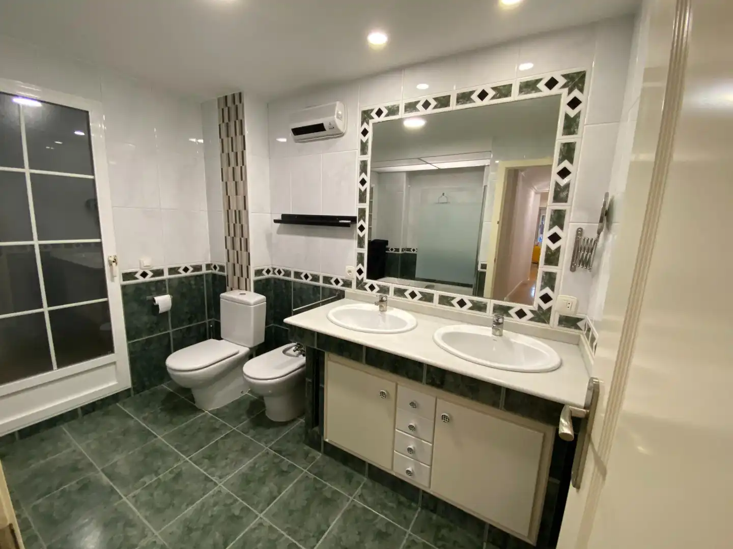 Bathroom of Apartments for sale in Murcia  with Air Conditioner, Terrace and Furnished