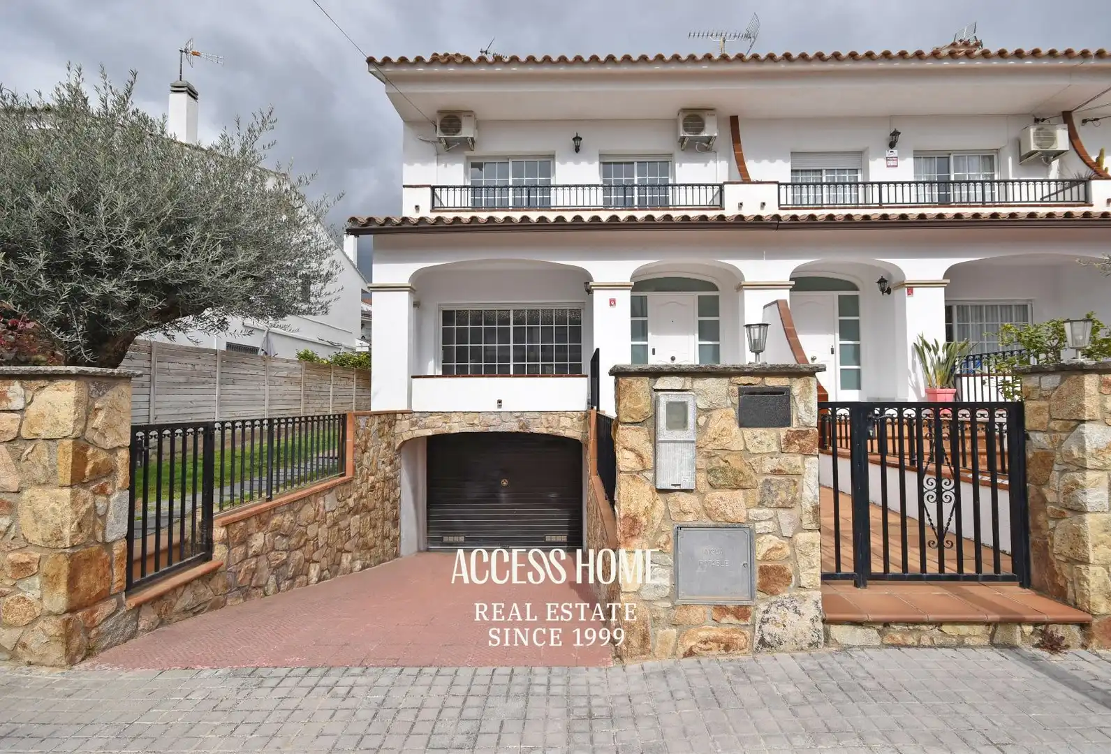 Vista exterior de Casa adosada de lloguer en Vilassar de Dalt amb Aire condicionat, Calefacció i Terrassa