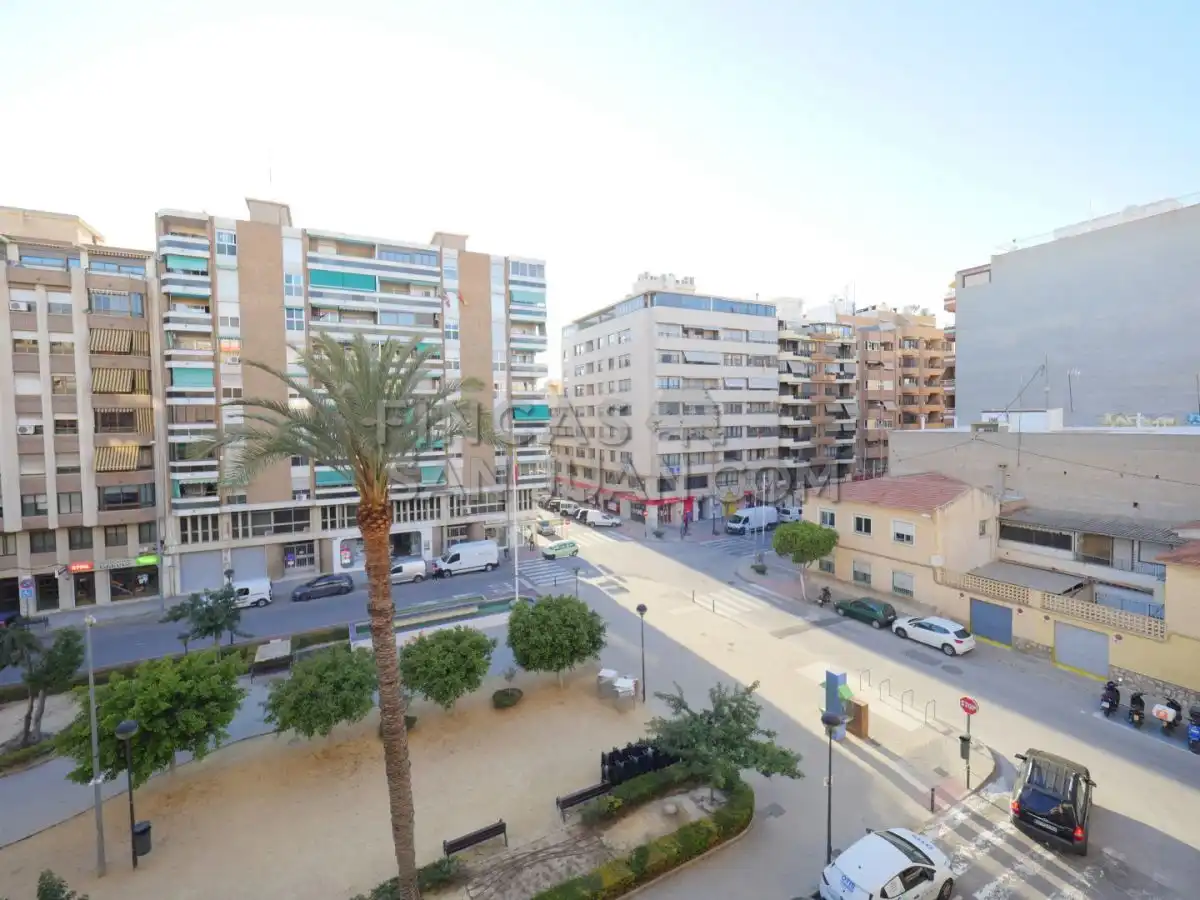 Vista exterior de Piso de alquiler en Sant Joan d'Alacant con Terraza