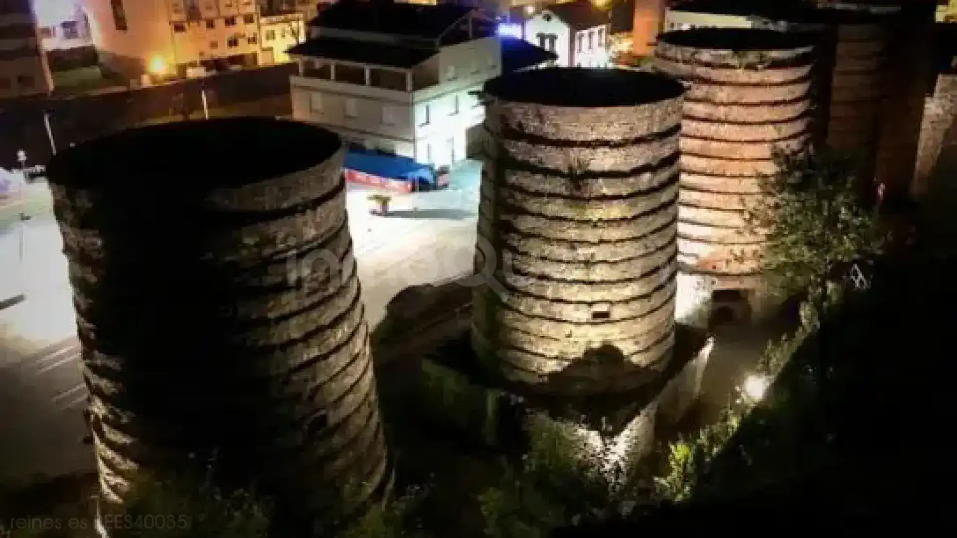 Vista exterior de Piso en venta en A Pontenova   con Calefacción, Terraza y Amueblado
