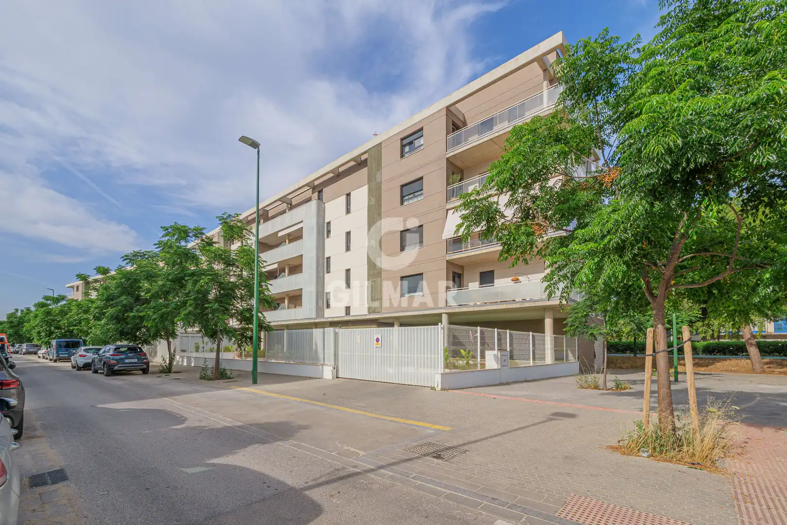 Aparcament de Àtic en venda en Sevilla amb Calefacció, Jardí privat i Traster