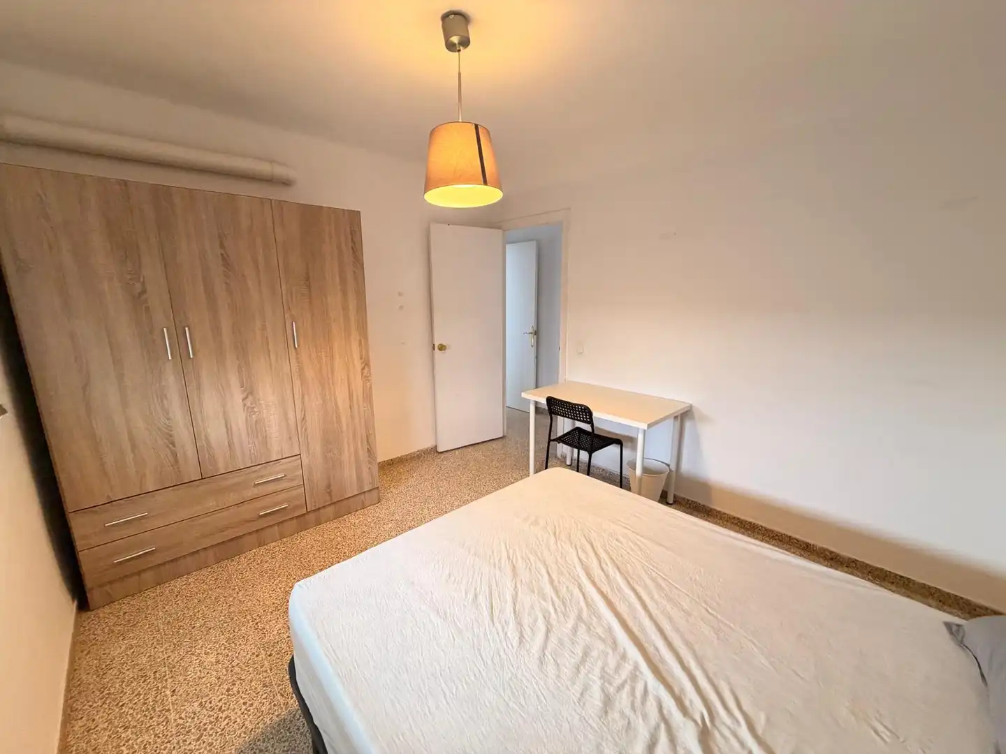 Bedroom of Flat for rent in Bailén - Miraflores