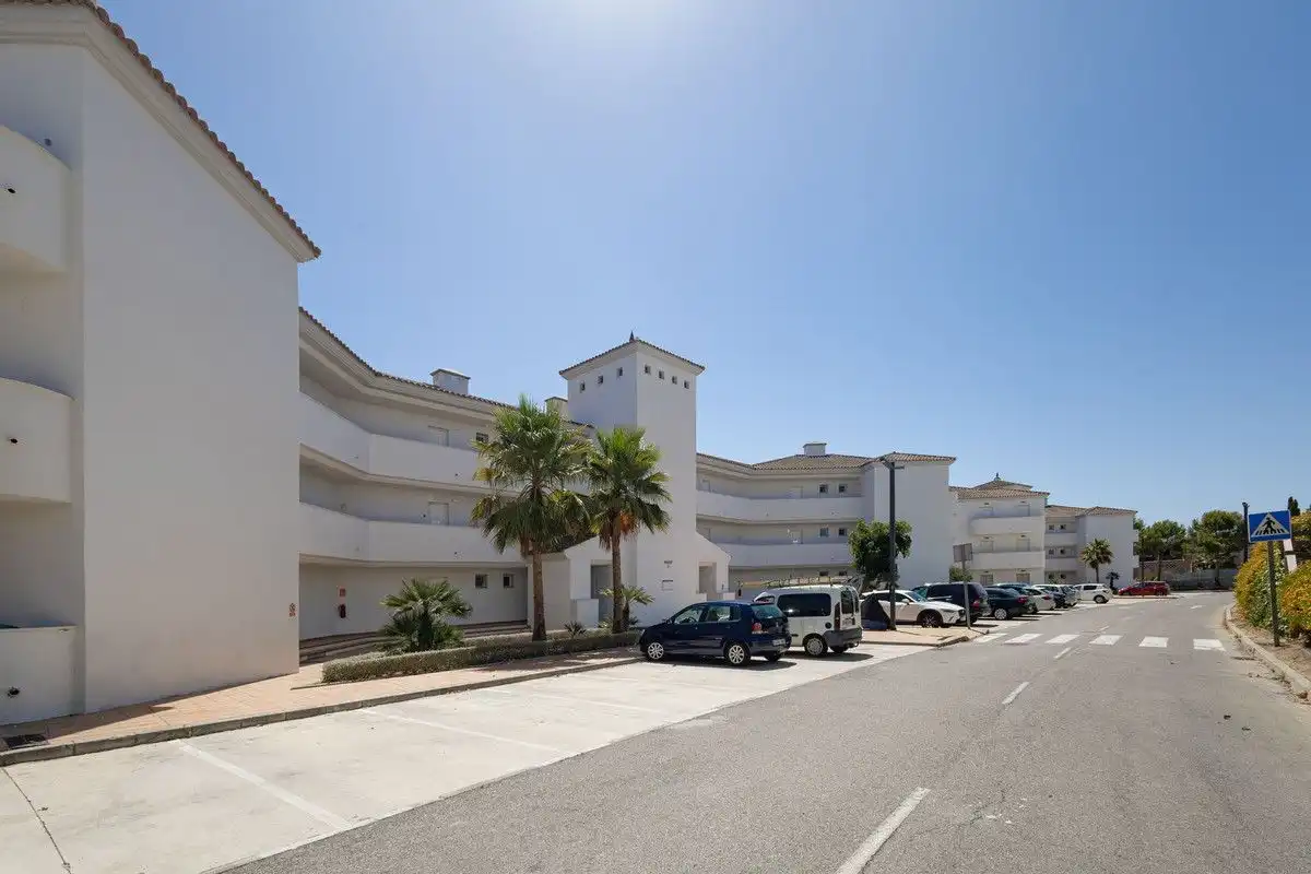 Vista exterior de Apartament de lloguer en Manilva amb Aire condicionat, Calefacció i Terrassa
