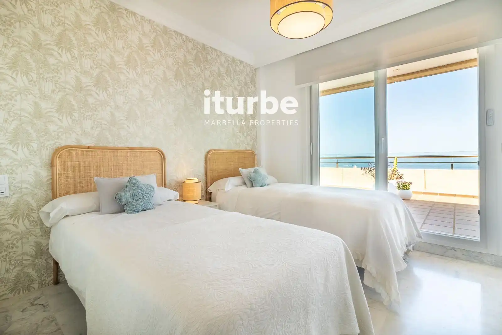 Habitación de Ático en venta en Marbella con Aire acondicionado, Terraza y Piscina