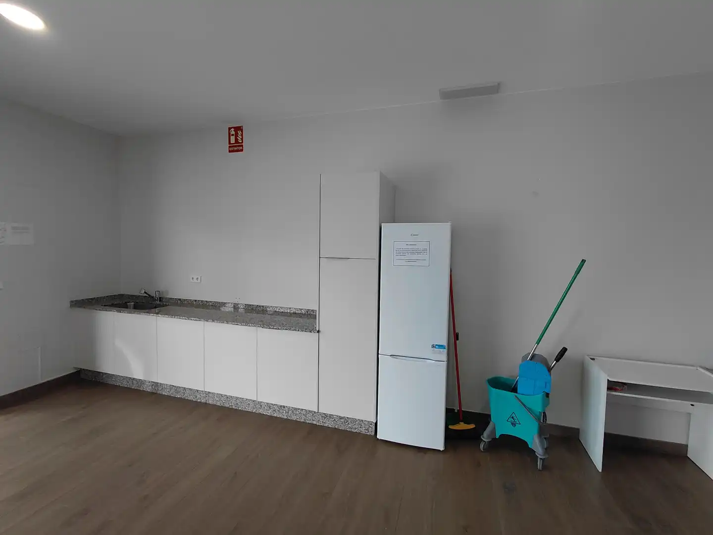 Küche von Wohnung zum Verkauf in Oleiros mit Heizung, Privatgarten und Parkett
