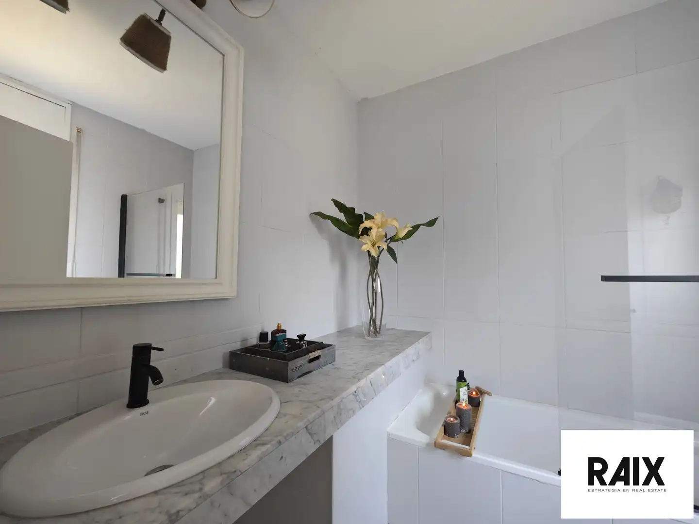 Casa adosada en venta en Carrer Garbi, Viladecavalls