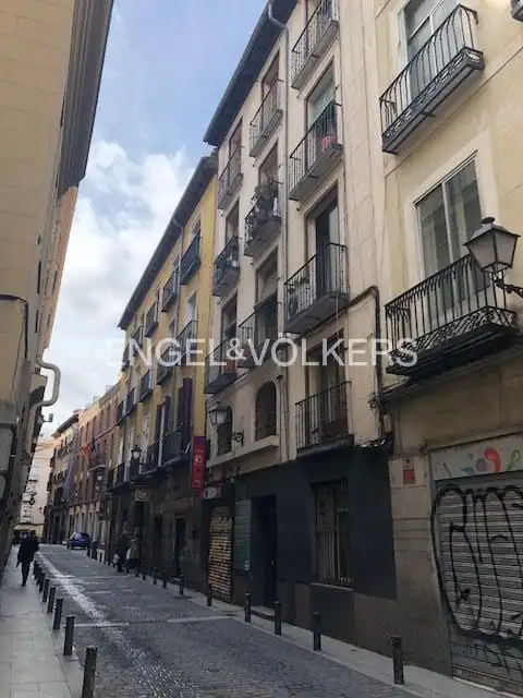Außenansicht von Wohnung zur Miete in Madrid mit Klimaanlage, Heizung und Möbliert