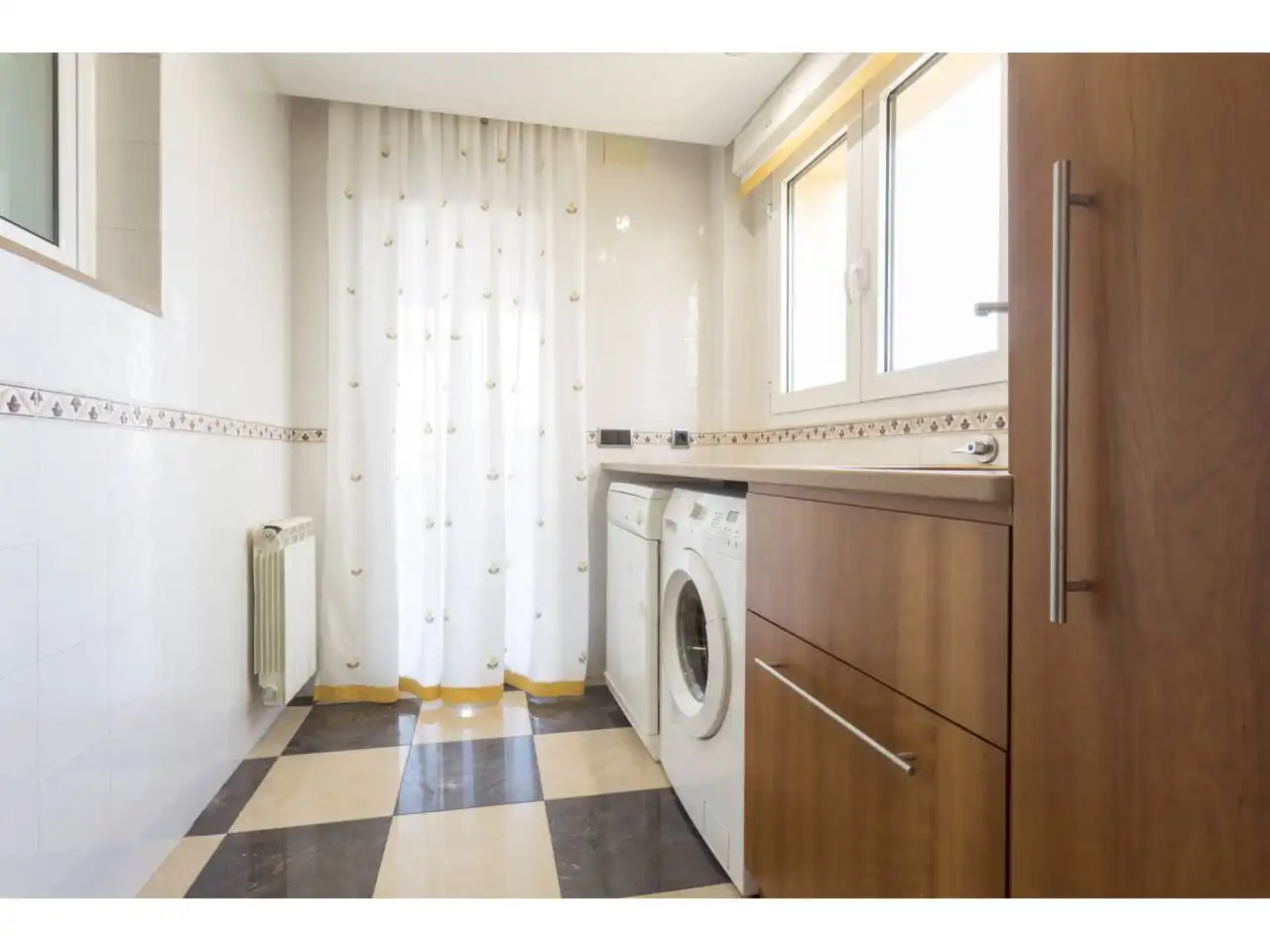 Cocina de Casa o chalet de alquiler en Quart con Aire acondicionado, Calefacción y Jardín privado