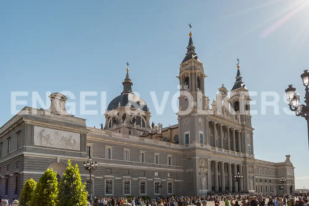 Außenansicht von Wohnung zum Verkauf in Madrid mit Heizung und Balkon