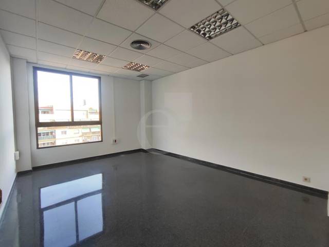 Oficina en Alquiler en Safranar