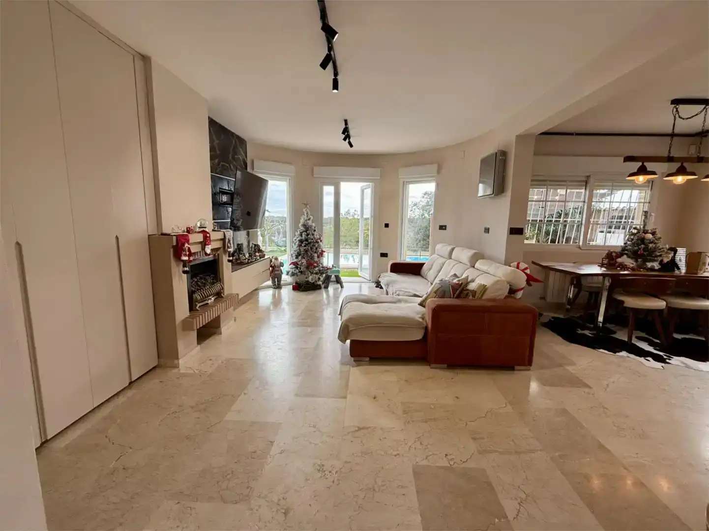 Sala d'estar de Casa o xalet en venda en Orihuela amb Aire condicionat, Piscina i Balcó