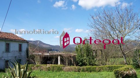 " BUEN PRECIO ".   

Vivienda tradicional de piedra para restaurar en zona rural.