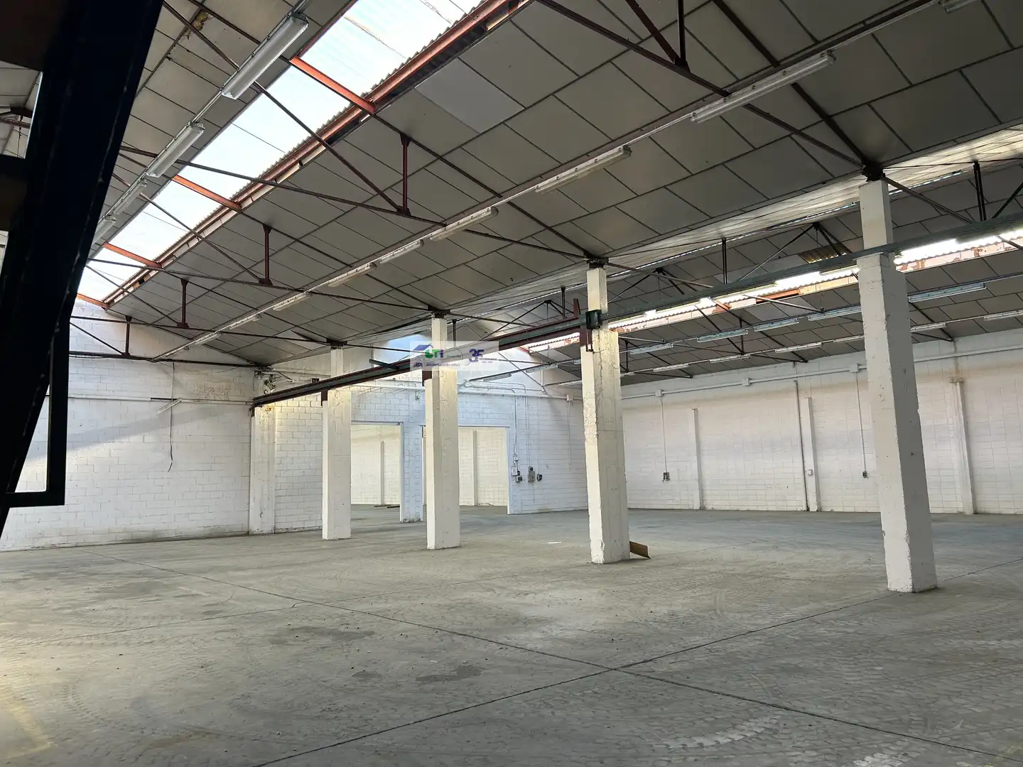 Nau industrial de lloguer en Utebo