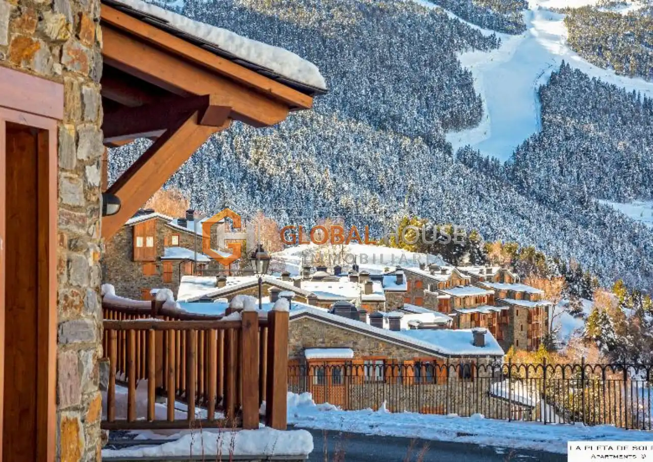 Vista exterior de Piso en venta en Canillo con Trastero