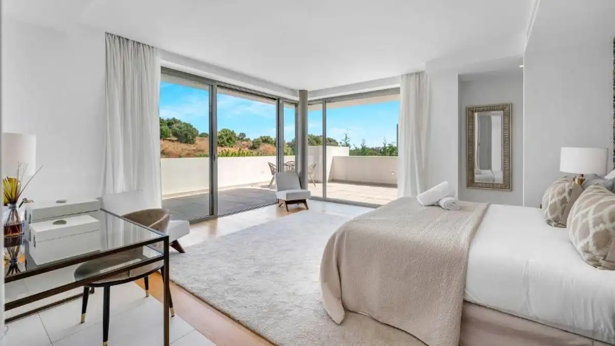 Dormitori de Casa o xalet en venda en Estepona amb Aire condicionat, Calefacció i Jardí privat
