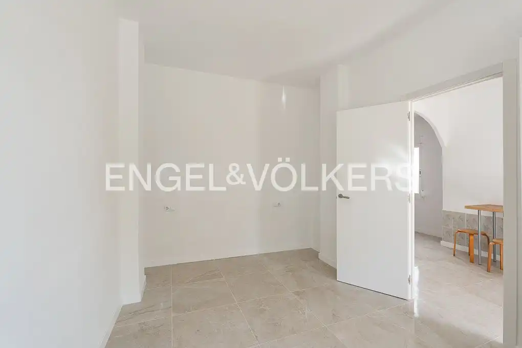 Houses for sale in Valencia  with Heating, Terrace and Furnished