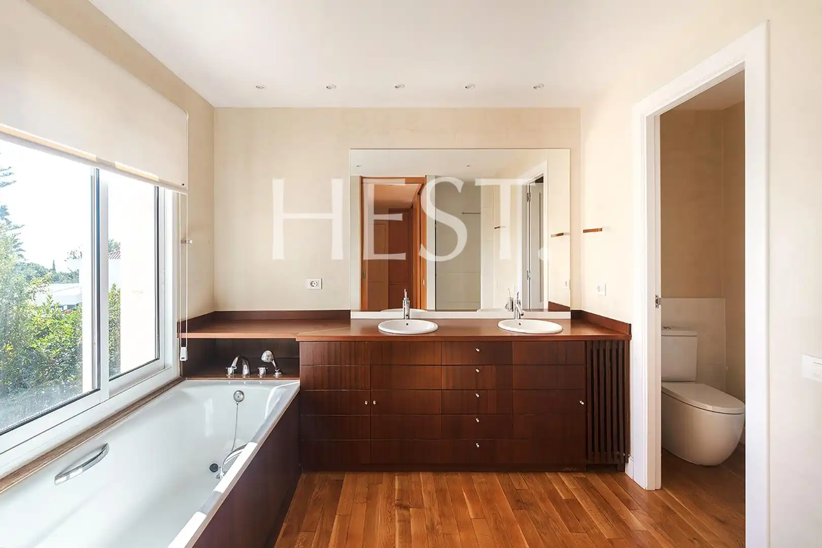 Baño de Casa o chalet de alquiler en Barcelona con Aire acondicionado, Calefacción y Jardín privado