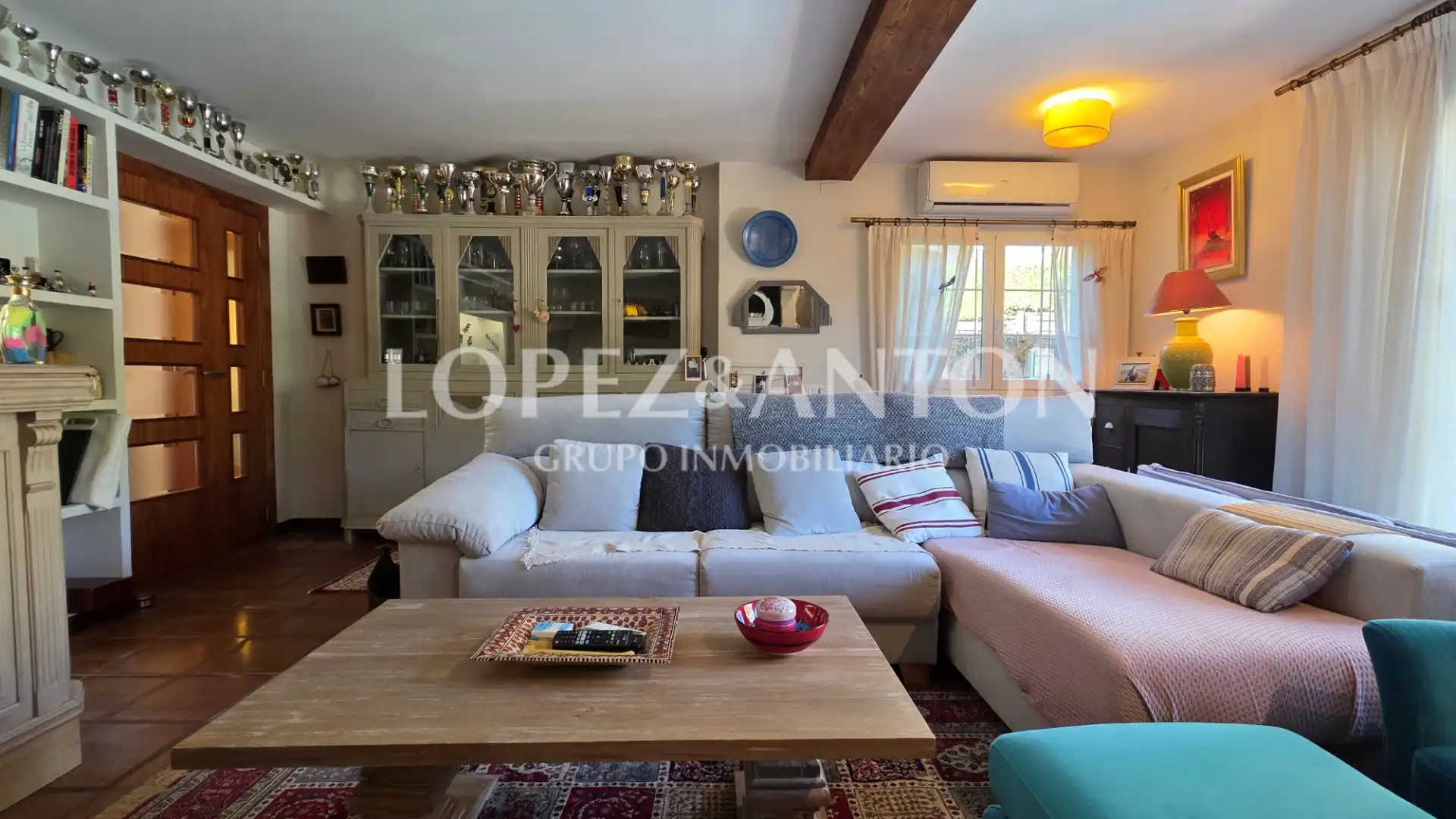 Wohnzimmer von Haus oder Chalet zum Verkauf in L'Eliana mit Klimaanlage, Heizung und Privatgarten