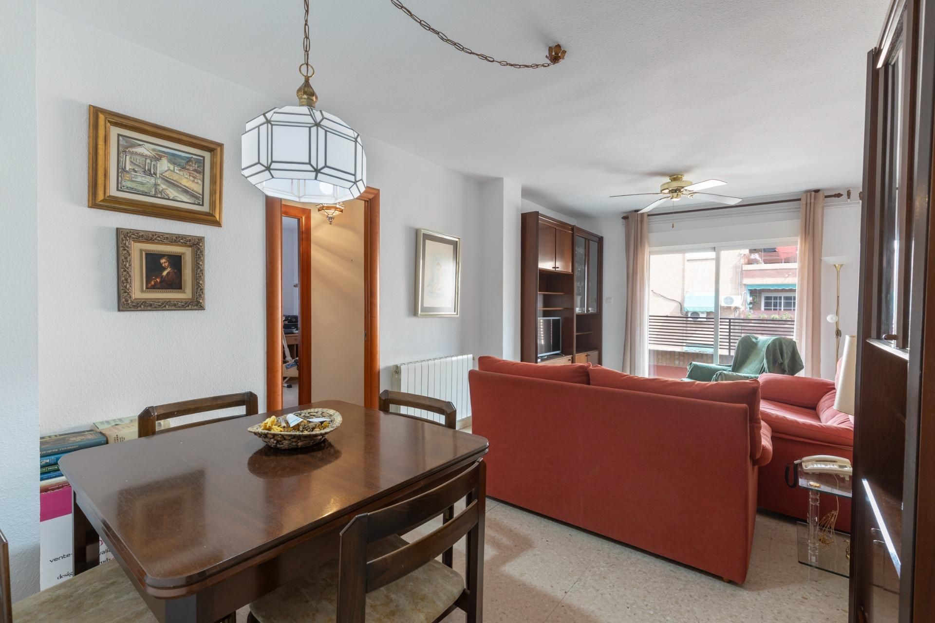 Sala d'estar de Pis en venda en  Granada Capital amb Calefacció i Terrassa