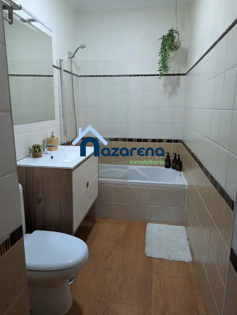 Bany de Casa adosada en venda en Dos Hermanas amb Aire condicionat