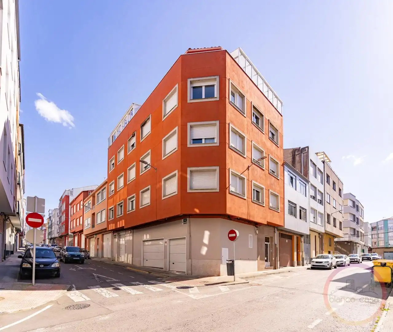 Vista exterior de Piso en venta en Carballo con Trastero