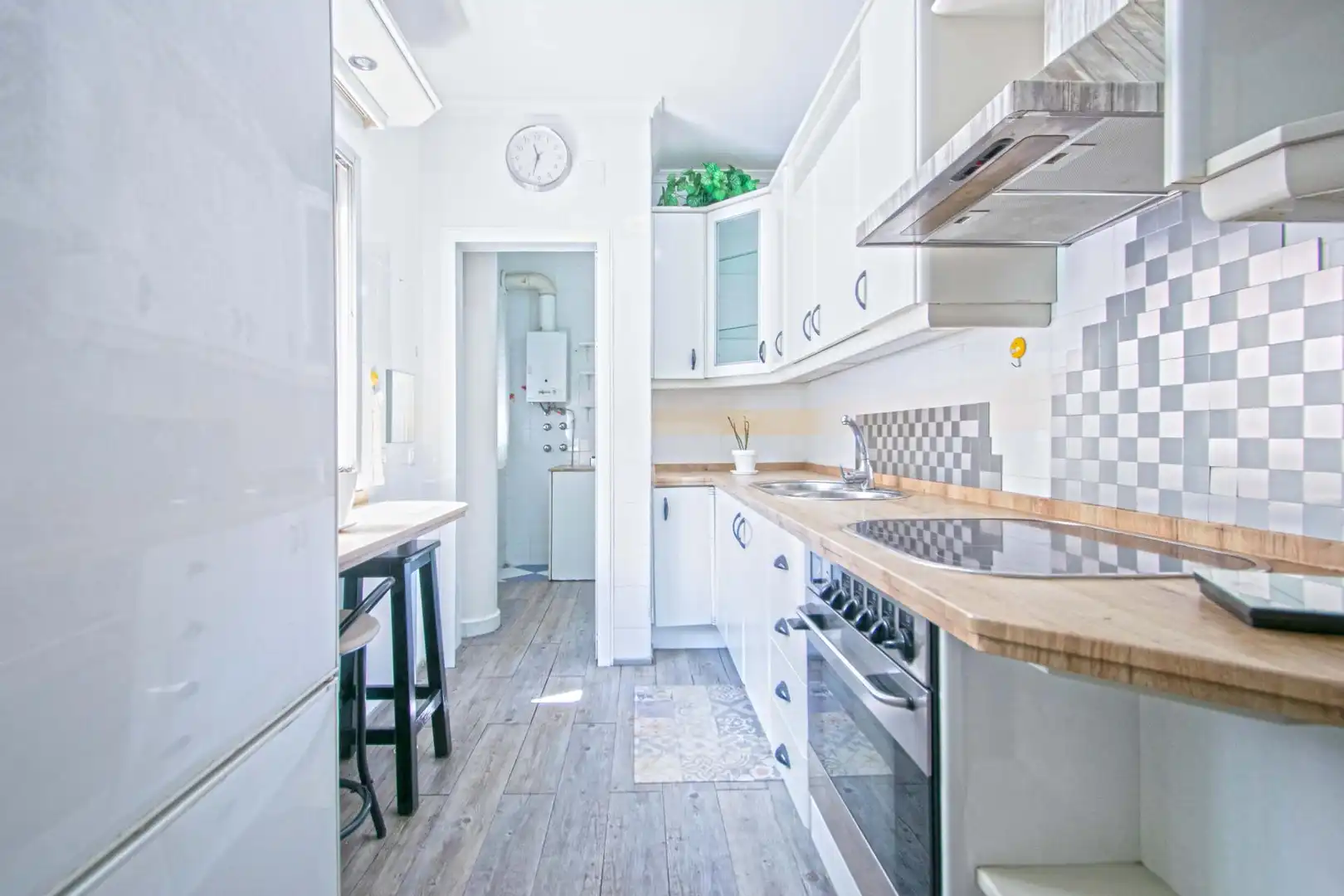 Kitchen of Flat for sale in Sevilla  with Air Conditioner