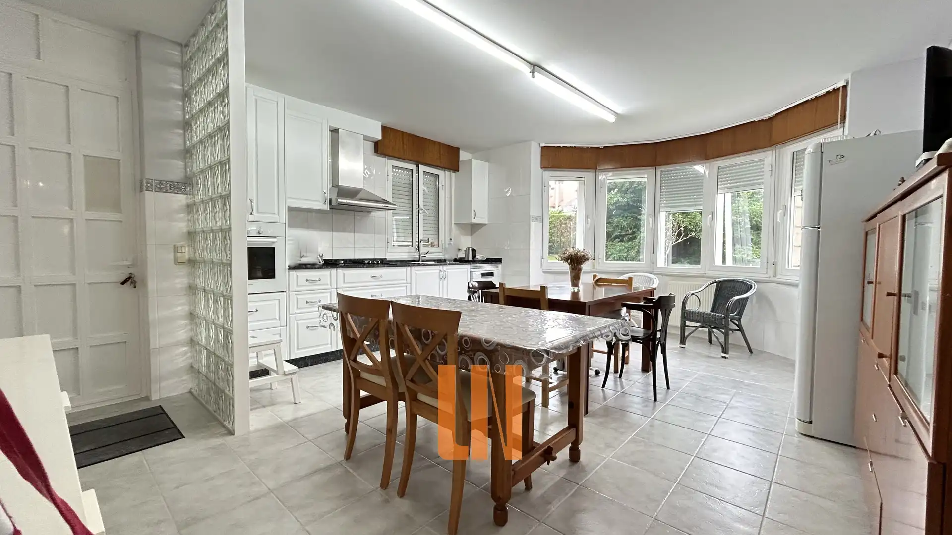 Cocina de Casa o chalet en venta en Oleiros con Calefacción, Jardín privado y Parquet