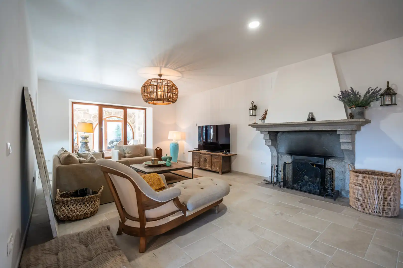 Sala de estar de Finca rústica en venta en Guadarrama con Aire acondicionado, Calefacción y Jardín privado