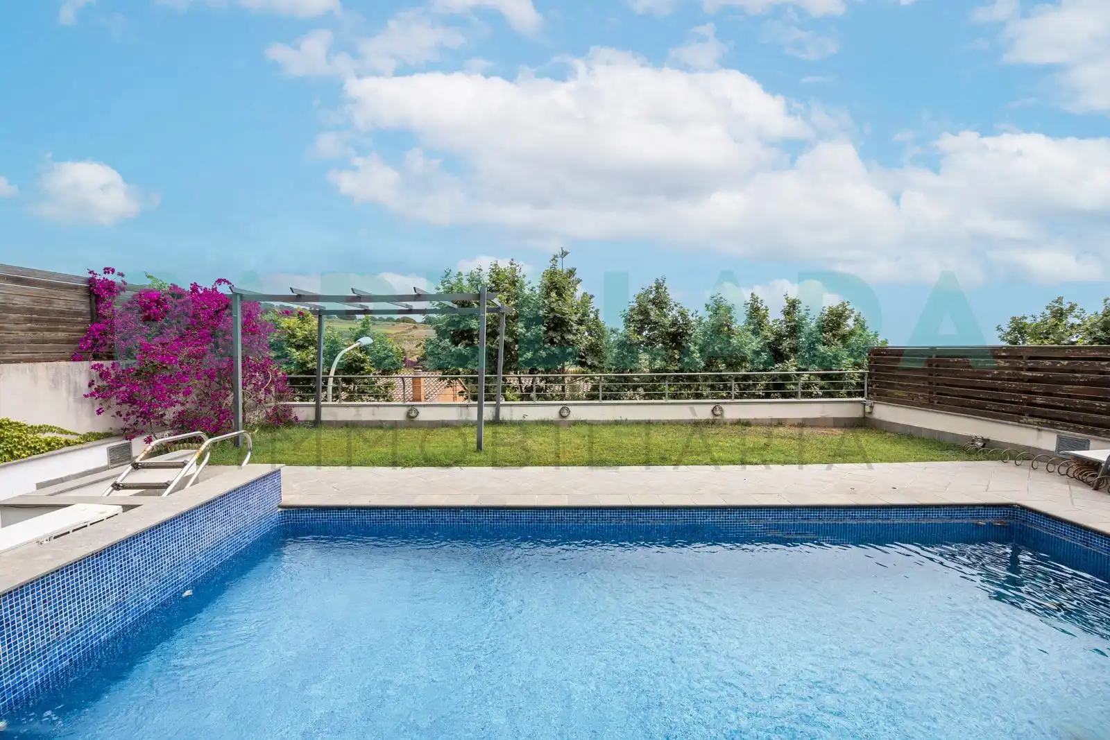 Piscina de Casa o chalet en venta en Tiana con Aire acondicionado, Jardín privado y Terraza