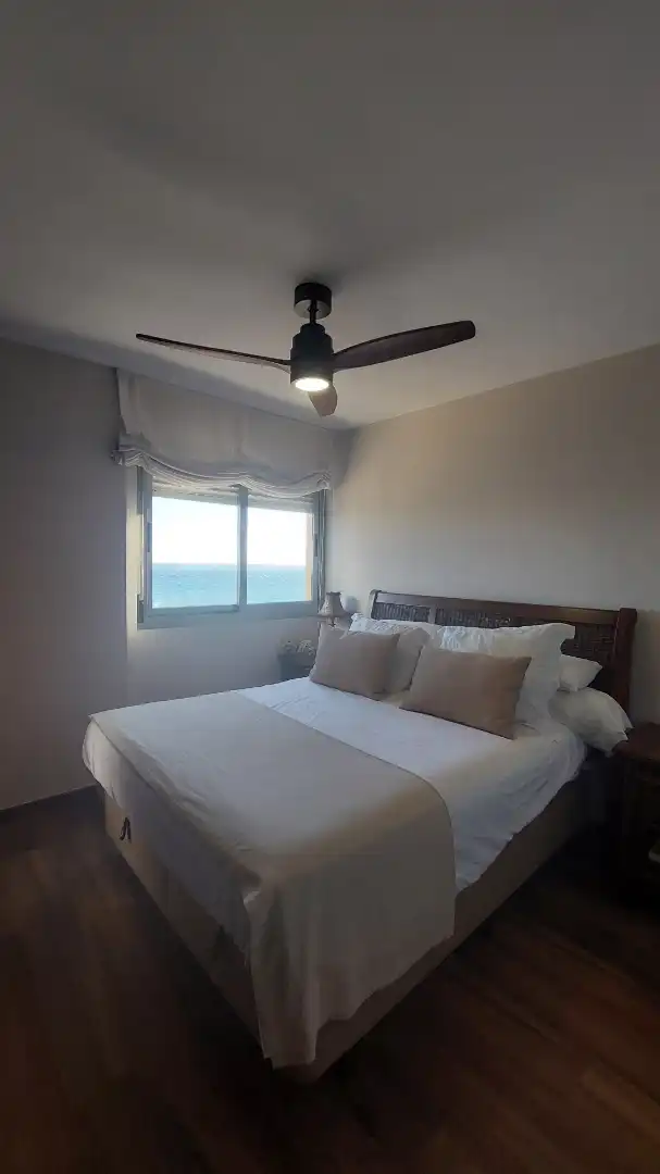 Dormitori de Apartament en venda en La Manga del Mar Menor amb Terrassa, Moblat i Forn