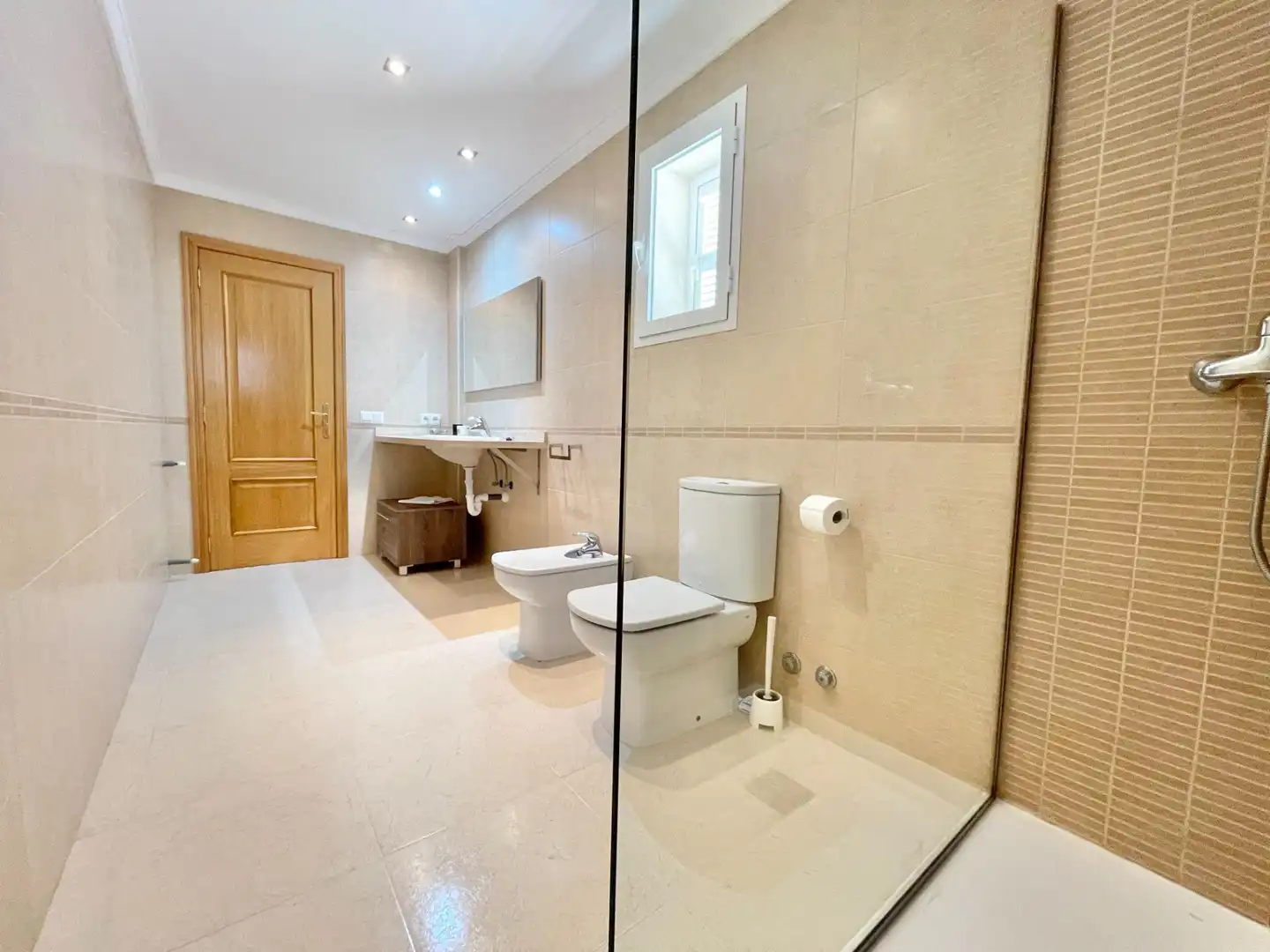 Badezimmer von Haus oder Chalet zum Verkauf in Llucmajor mit Klimaanlage, Privatgarten und Balkon