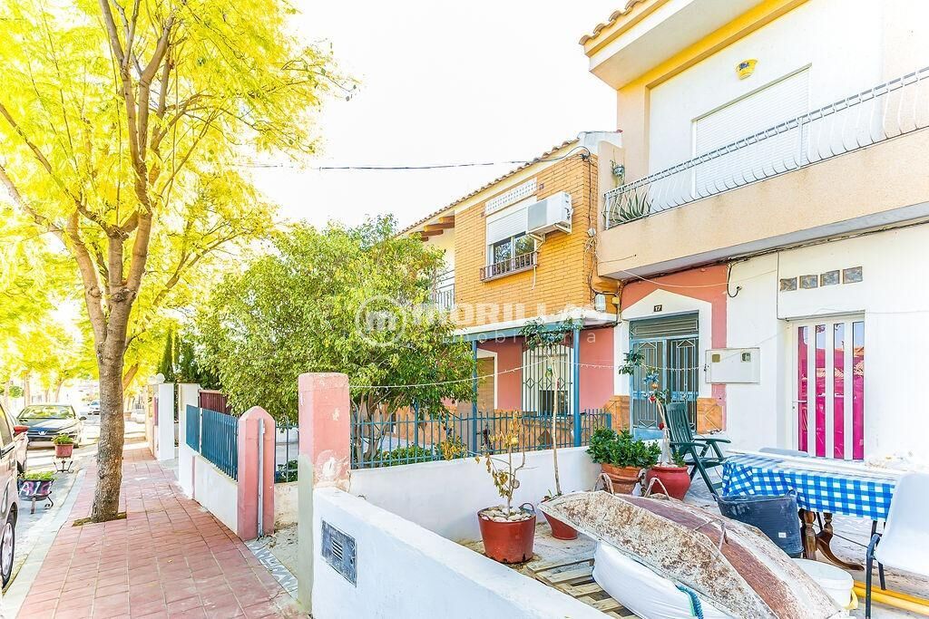 Außenansicht von Wohnung zum verkauf in Albudeite mit Terrasse und Balkon