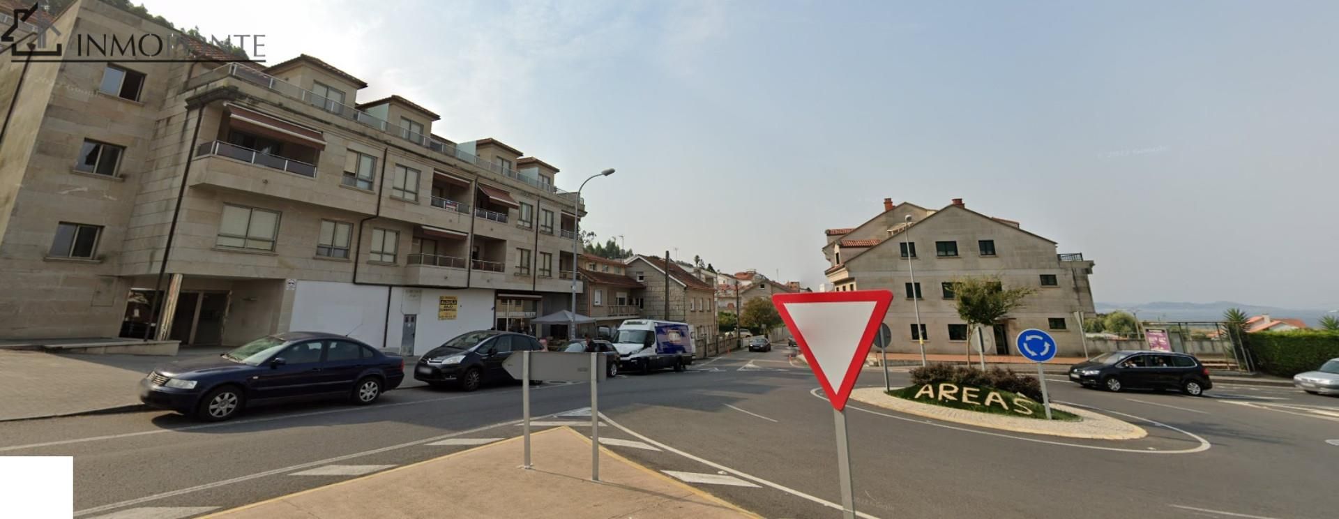 Exterior view of Garage for sale in Sanxenxo