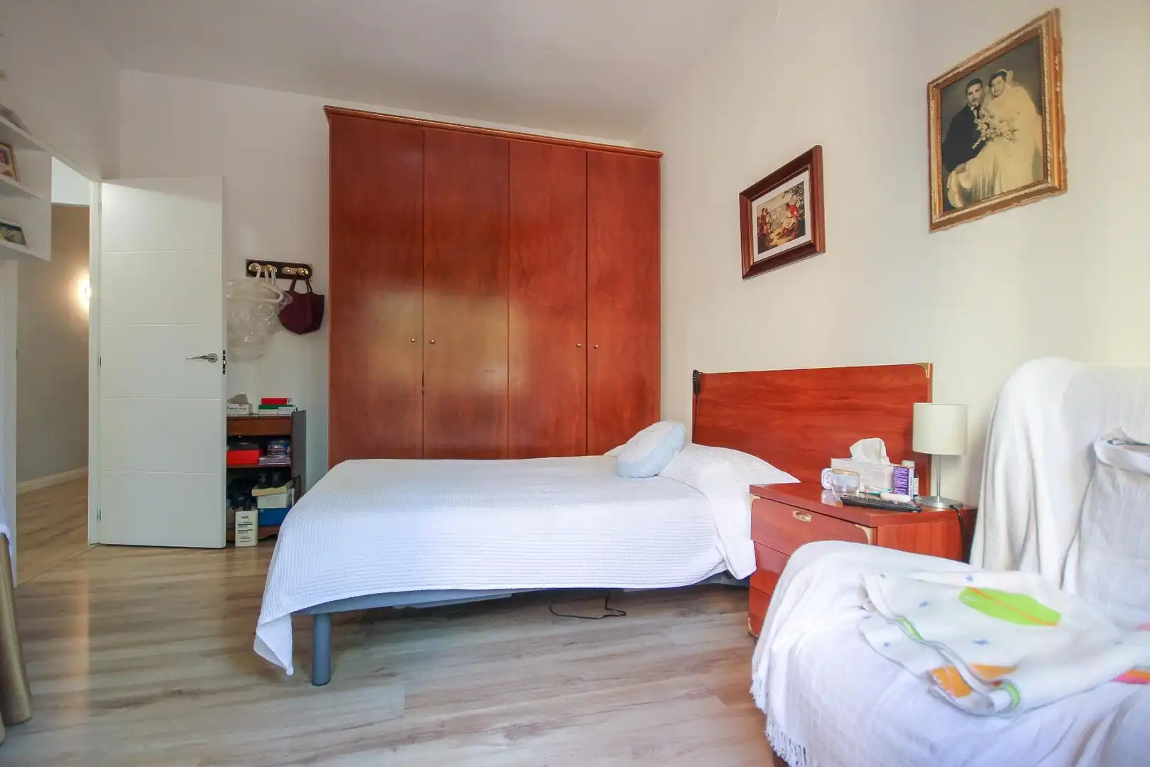 Habitación de Ático en venta en Cerdanyola del Vallès con Aire acondicionado, Calefacción y Jardín privado