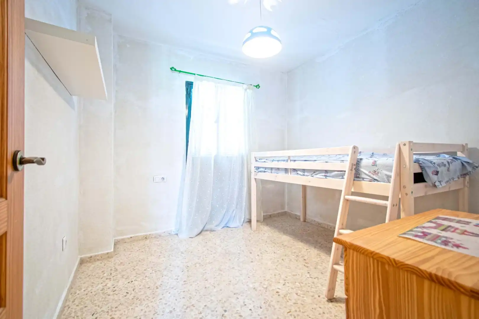 Dormitori de Casa adosada en venda en Tomares amb Terrassa i Traster